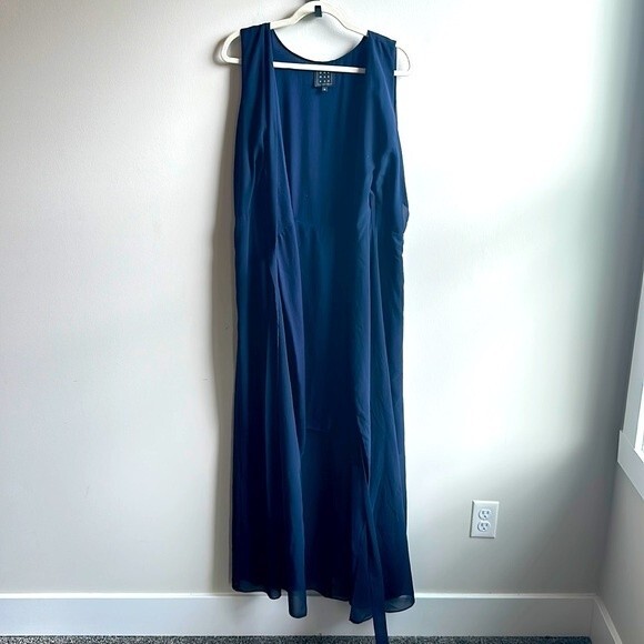 One Market Navy Wrap Maxi Dress Sheer from Knee Down Size 12 - Picture 2 of 5